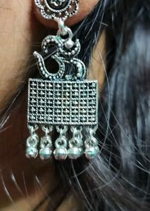 2 Beautiful Earrings