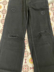 Trendy Black Jeans – Great Condition