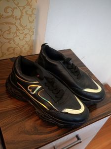 Shoe