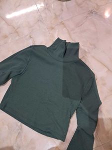 Ribbed Turtleneck Crop Top