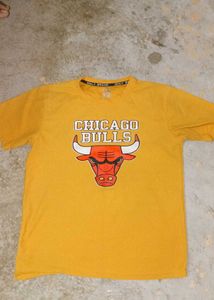 Chicago Bulls Graphic Tee