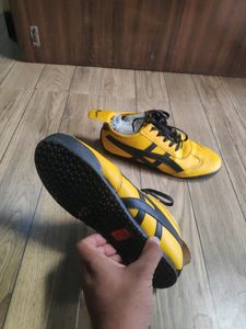 Onitsuka Tiger 🐯 Like New Condition