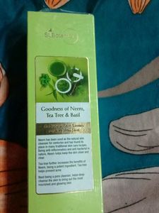 St. Botanica Neem,Tea Tree And Basil Face Wash