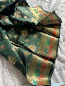 Elegant Green Zari Saree❤️