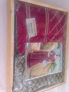 Elegant Pink Bandhani Saree