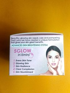 Fem Creme Bleach, Saffron &amp; Milk Healthy Glow. 5 Glows In 15 Mins