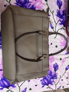 Elegant Tote Bag with laptop sleeve