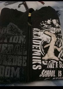 Sweatshirt And Jeans Upto 8 Year