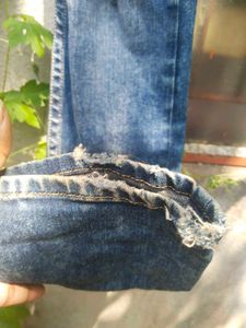 Here &amp; Now Branded Ripped Blue Jeans