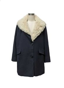 Branded Coat with Fur Collar 💙