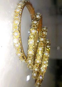 Red &amp; Gold Bangle Set