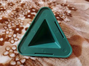 Pyramid Stand Mobile Holder Green