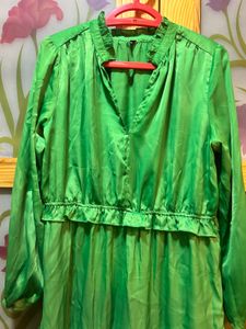 ELEGANT EMERALD GREEN RUFFLE DRESS M