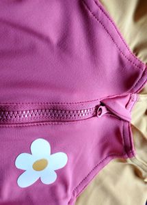 Girl&#39;s Sun Protection Swimsuit