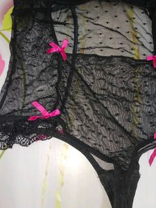(1200)Black &amp; Pink Lingerie Set