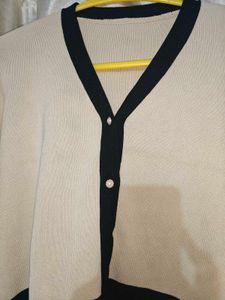 Elegant Two-Tone Knit Cardigan