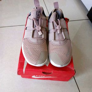 NIKE CMTR FREE RN SHOES