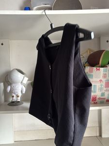 Black Vest For Workplace