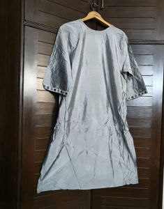 Women Grey Thread Embroidery Straight Kurta