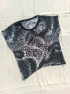 Mesh top with spaghetti inner