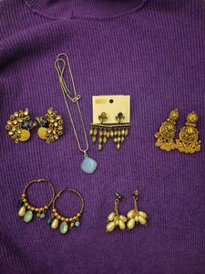 Set of Earrings