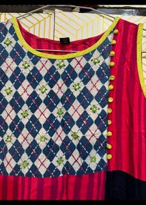 Colorful Sleeveless Kurta Size L Each 250rs