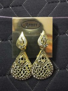 Janvi Gold Teardrop Earrings