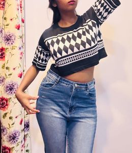 Black & White Diamond Print Crop Top