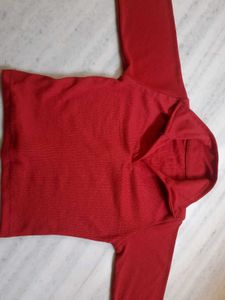 RED COLLAR TOP
