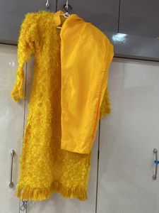 Yellow Suit Set With Pant. No Used For  Lucki Buyr