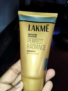 Lakme Perfect Radiance Facewash