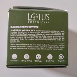 Natural Green Tea Hydradetoxing Soothing Night Gel