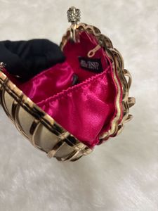 Shell Style Clutch