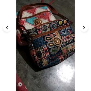 Fresh New Wo Tag 🎉Beautiful Sling Bags (Set of 2)