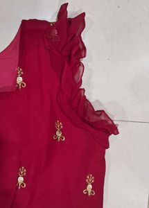 Cut Sleeve Gwon With Zari Embroidery