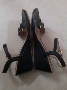 Hush Puppies Black Sandals