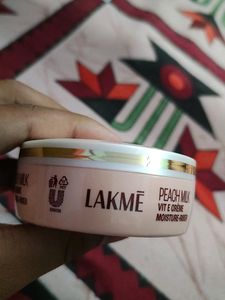 Lakme Pitch Milk Vitamin E Cream Moisturizer