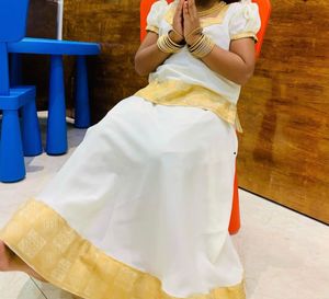 Traditional Indian Girl&#39;s Dress