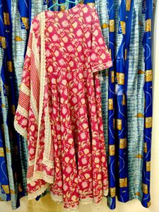 Elegant Pink Floral Kurta Set