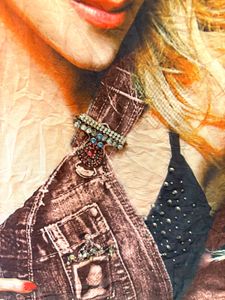 Avril Lavigne Graphic Tee (Rare Find )