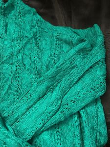 woollen sholdur cut top