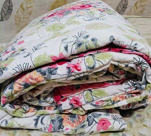 Beautiful Red White&#39; ❤️Comforter