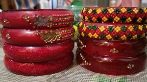SET OF 4 RED COLOUR BANGLE