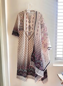 Floral Embroidered Kurti & Dupatta Set Women