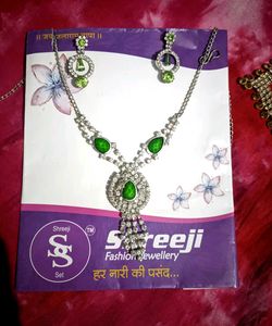 Green Stone Jewelry Set