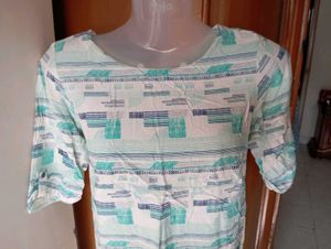 Patterned 3/4 Sleeve Top