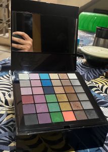 5hrs Sale 🔥Beauty Scene  Palette (Canada)
