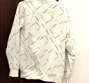 Patterned White Sweatshirt
