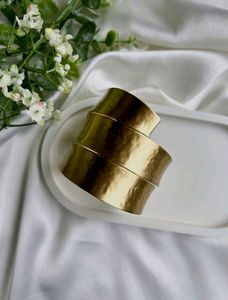 Golden Wave Hand Cuff