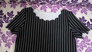 Shein, Round Neck Style- Elegant striped  top